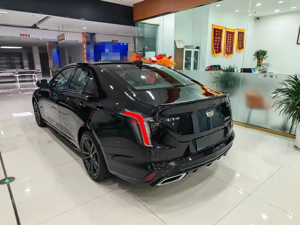 Cadillac CT4 — фото 4