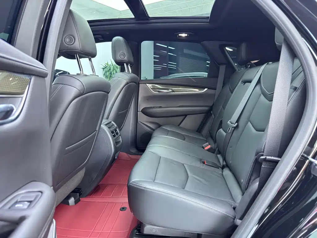 Cadillac XT5 — фото 6