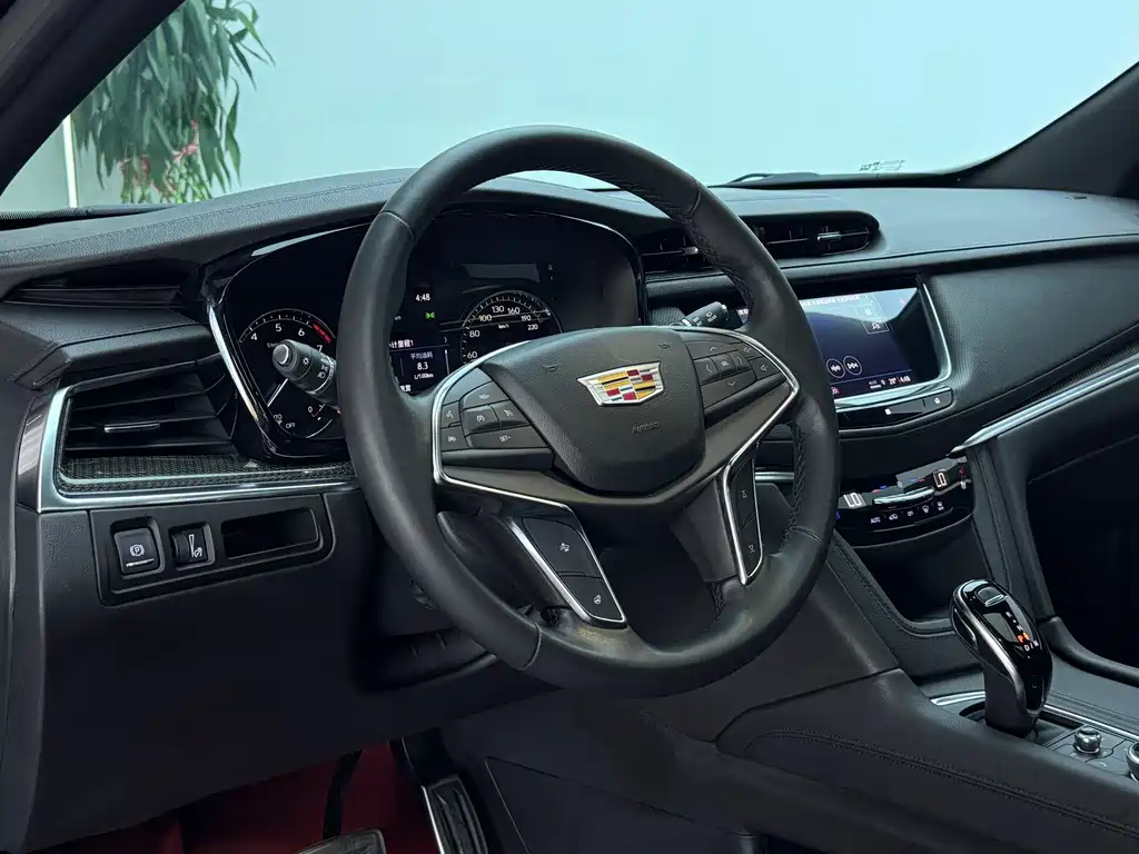 Cadillac XT5 — фото 7