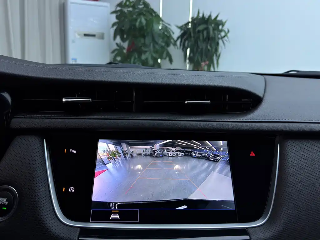 Cadillac XT5 — фото 9