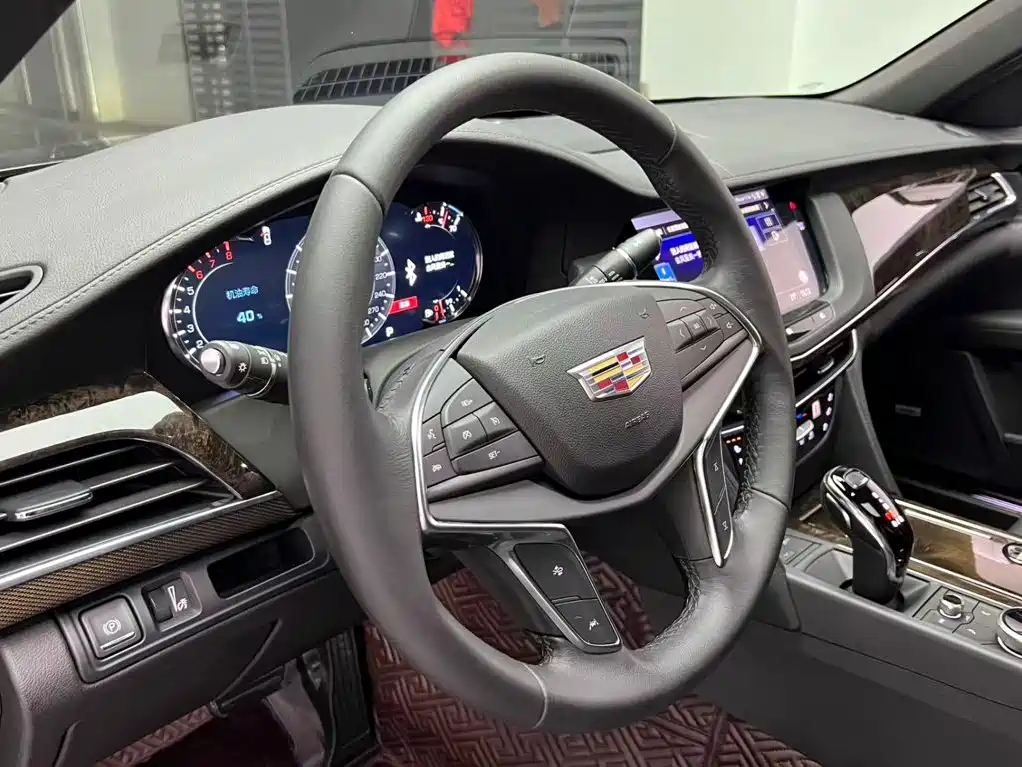 Cadillac CT6 — фото 6