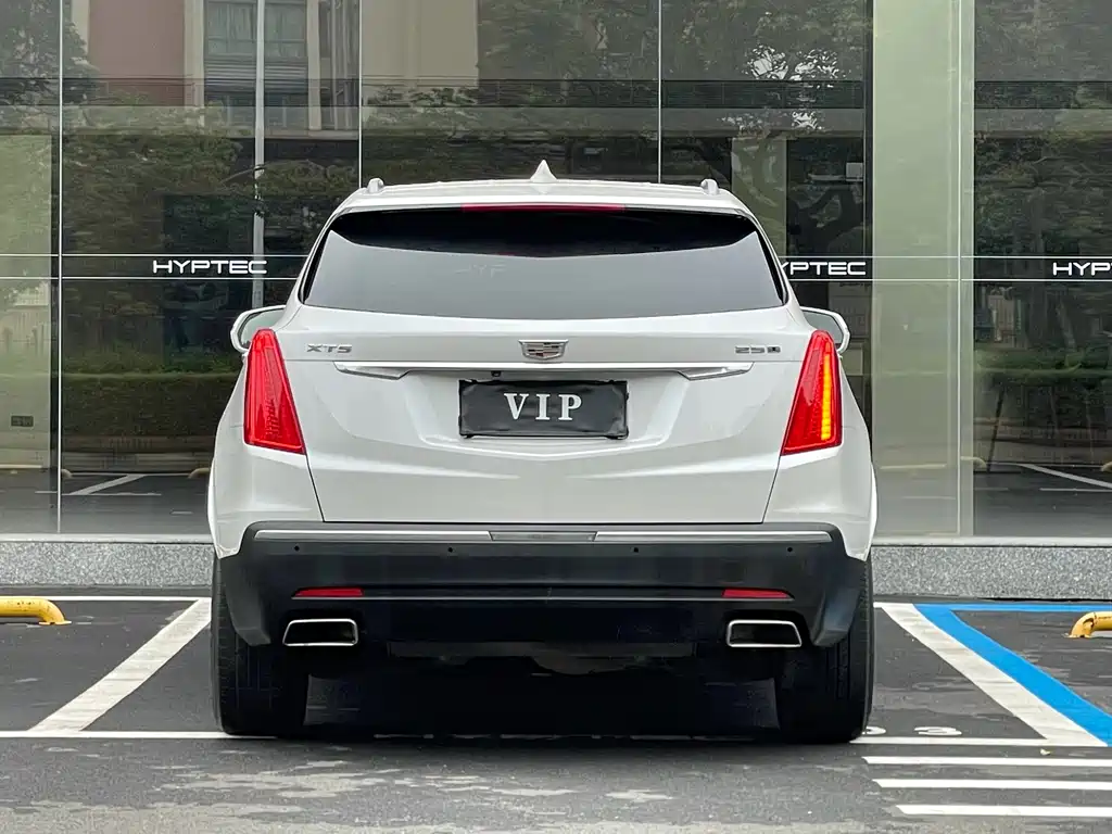 Cadillac XT5 — фото 10