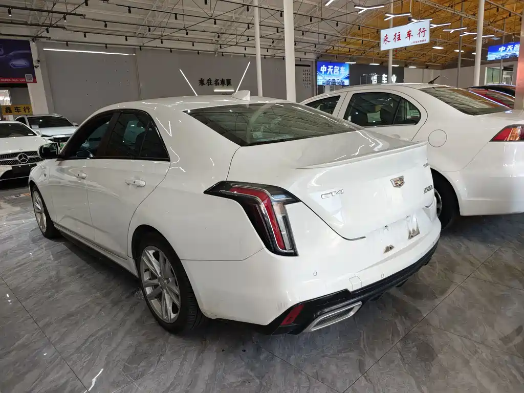 Cadillac CT4 — фото 5