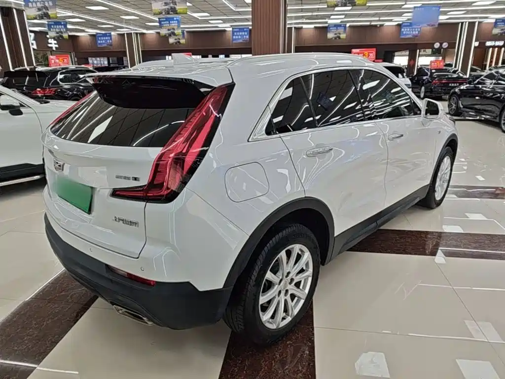 Cadillac XT4 — фото 7