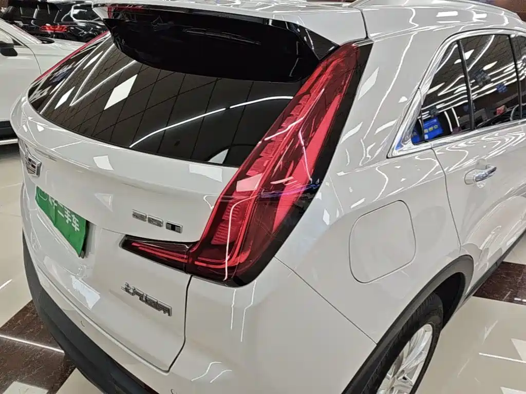 Cadillac XT4 — фото 8
