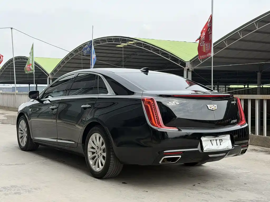 Cadillac XTS — фото 4