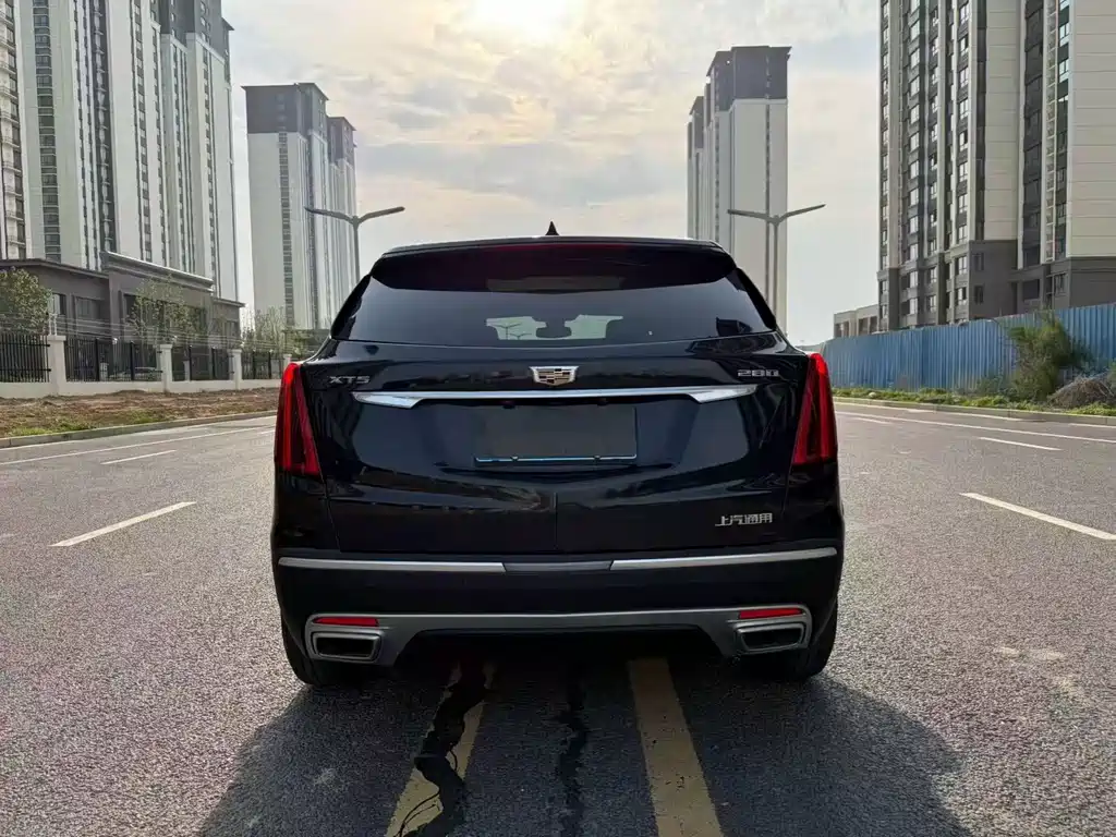 Cadillac XT5 — фото 8