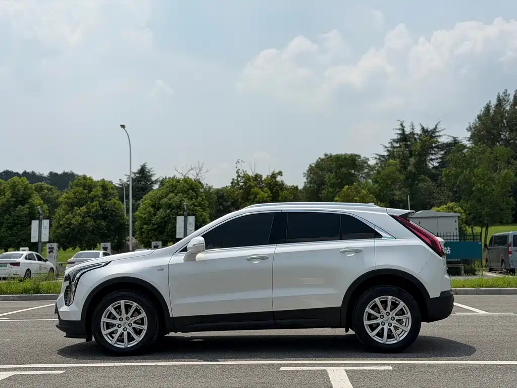 Cadillac XT4 — фото 4