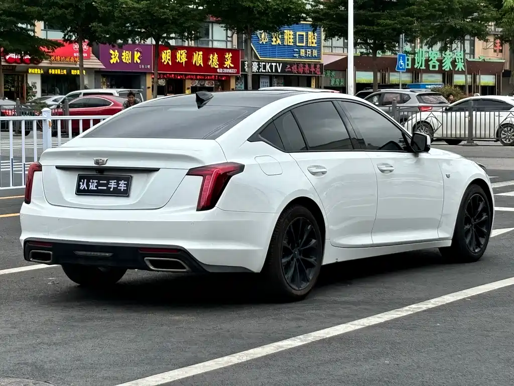 Cadillac CT5 — фото 5