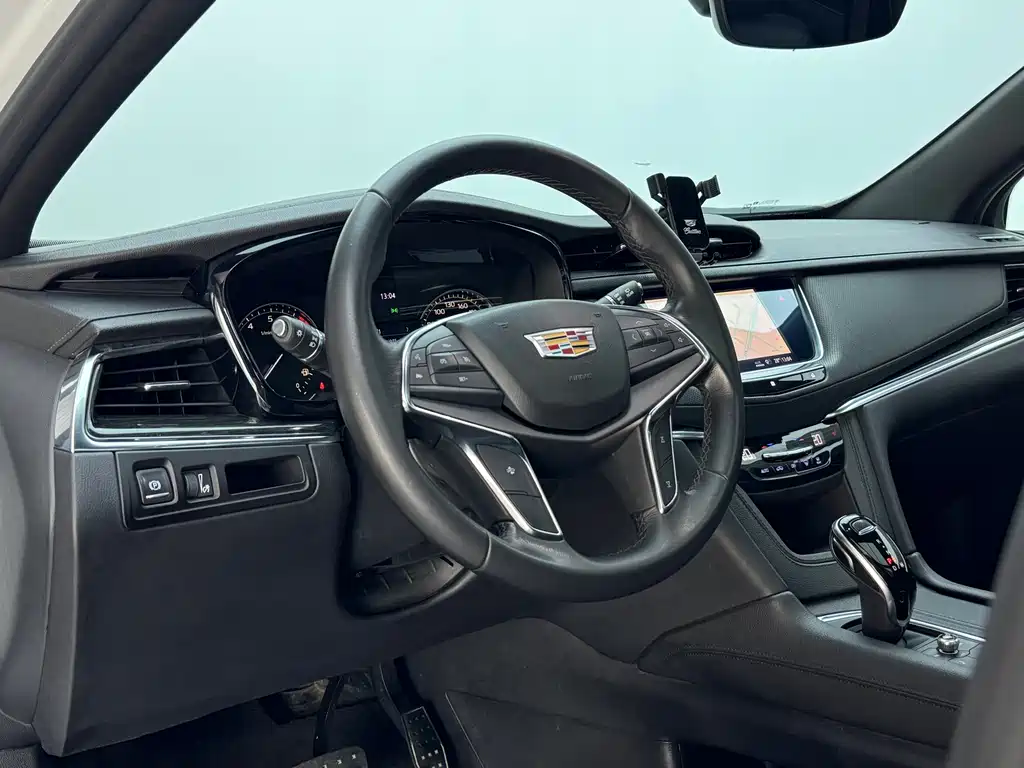 Cadillac XT5 — фото 7