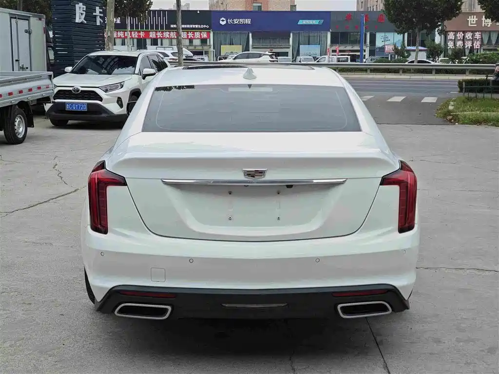 Cadillac CT5 — фото 5
