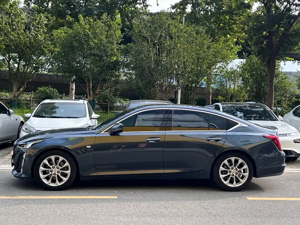 Cadillac CT5 — фото 5