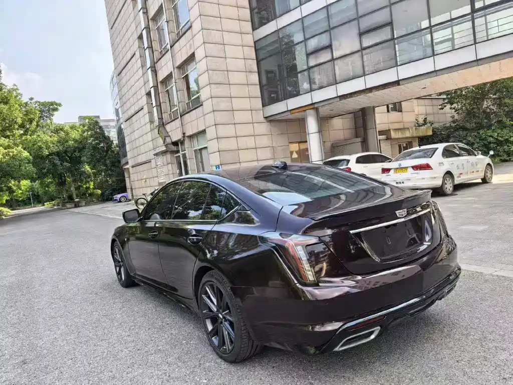 Cadillac CT5 — фото 4