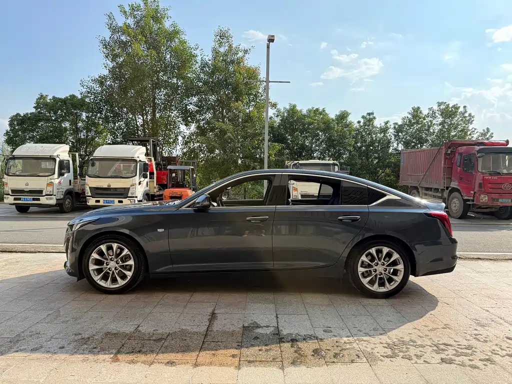 Cadillac CT5 — фото 4
