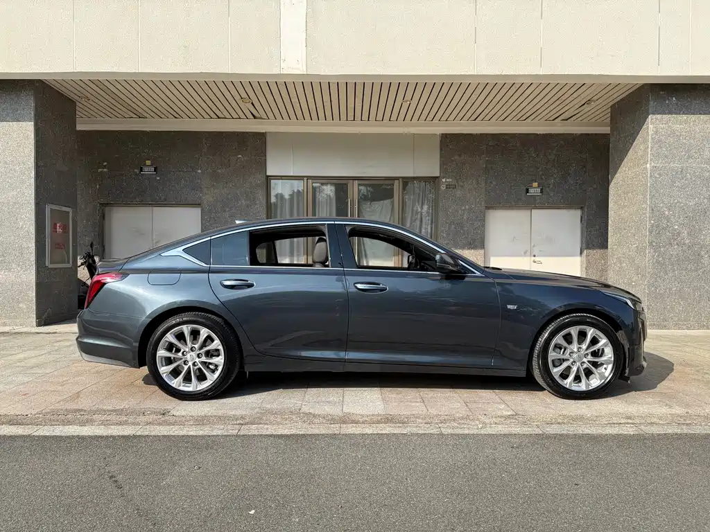 Cadillac CT5 — фото 5