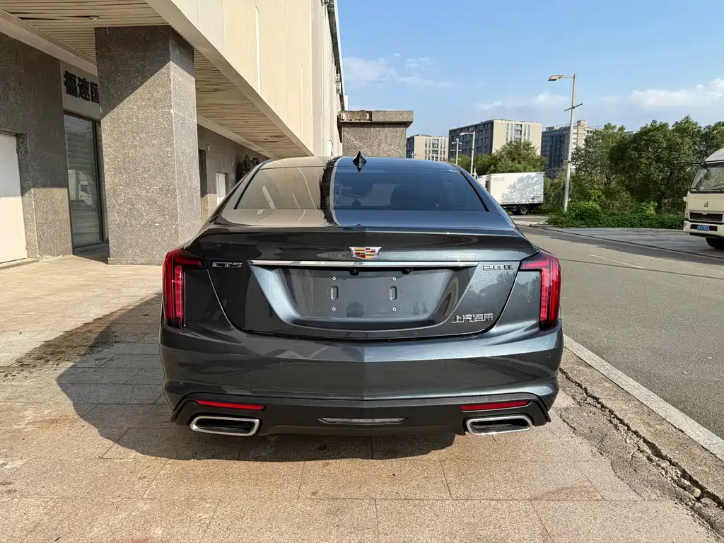 Cadillac CT5 — фото 7
