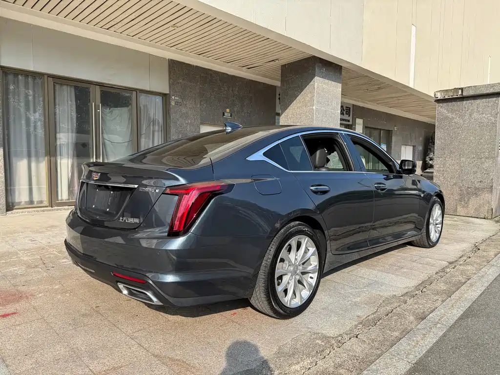 Cadillac CT5 — фото 8