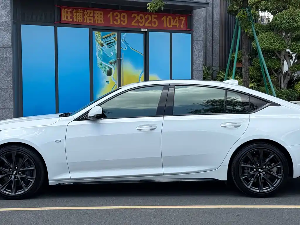 Cadillac CT5 — фото 8
