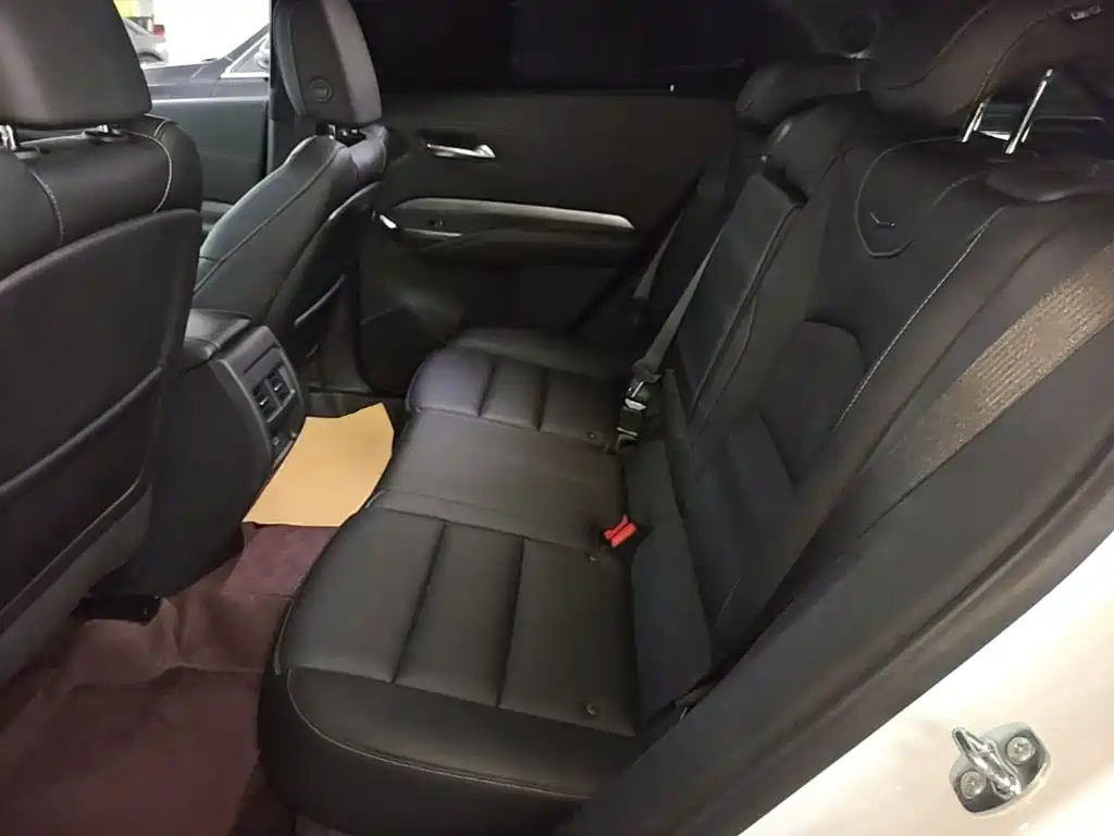 Cadillac XT4 — фото 17