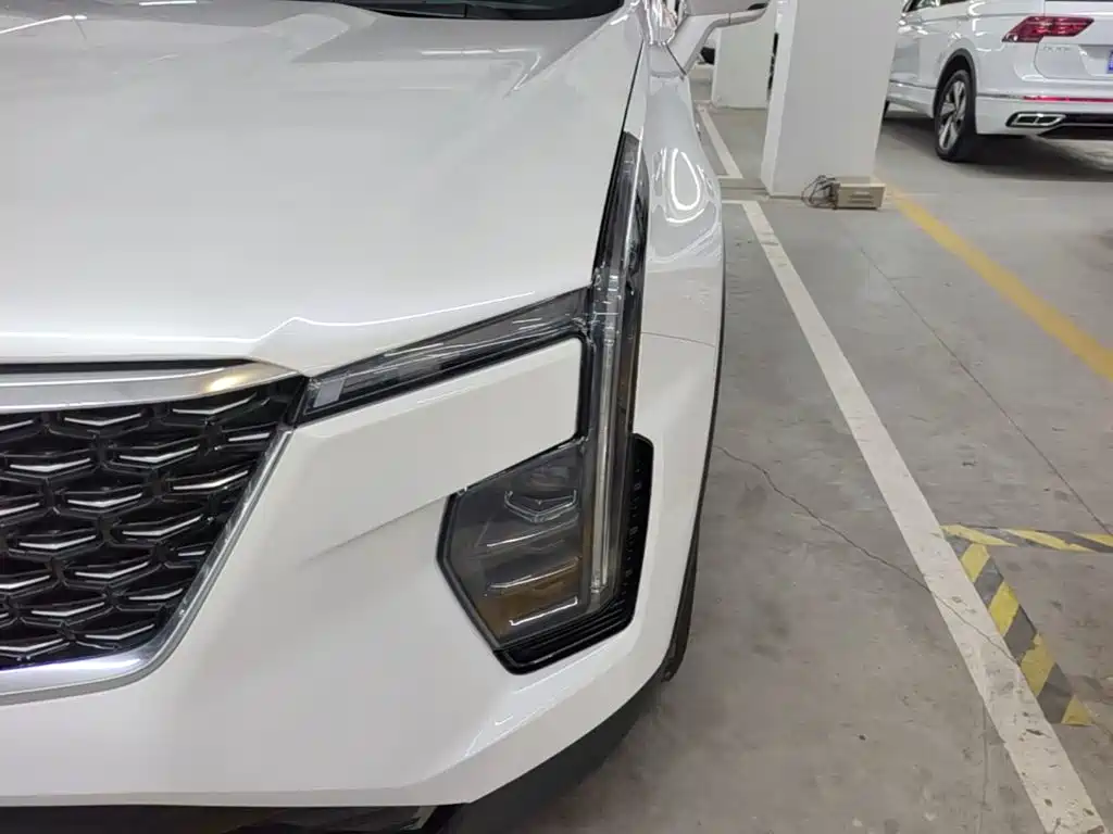 Cadillac XT4 — фото 24