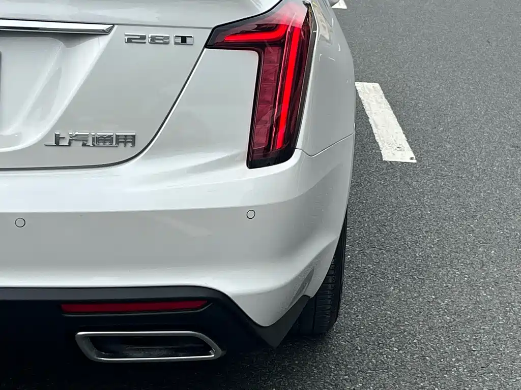 Cadillac CT5 — фото 20
