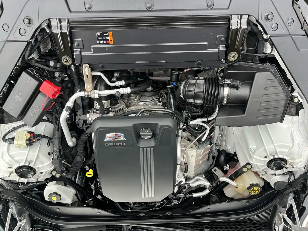 Cadillac CT5 — фото 22