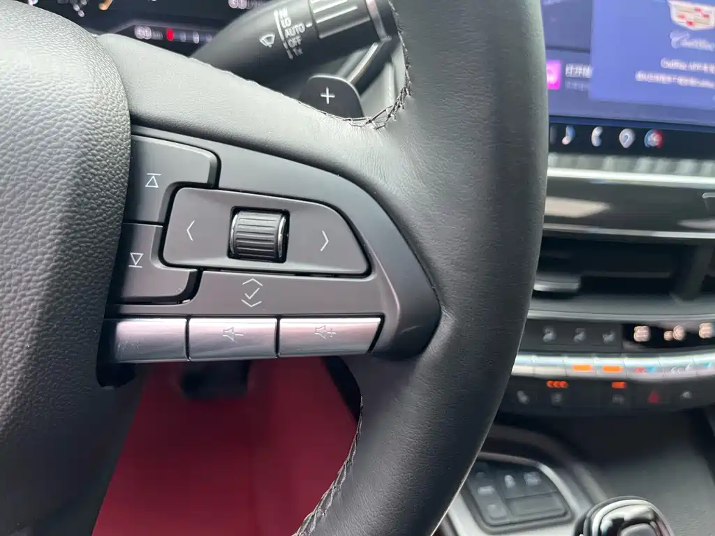 Cadillac CT5 — фото 32