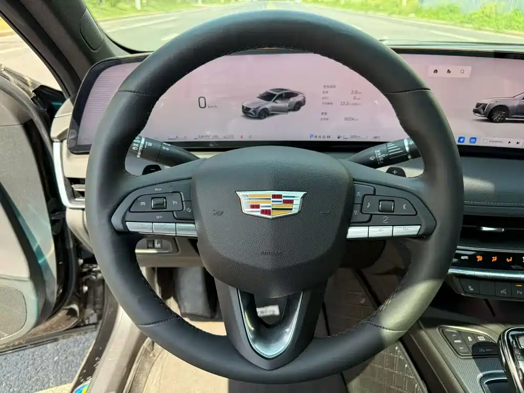 Cadillac CT5 — фото 5