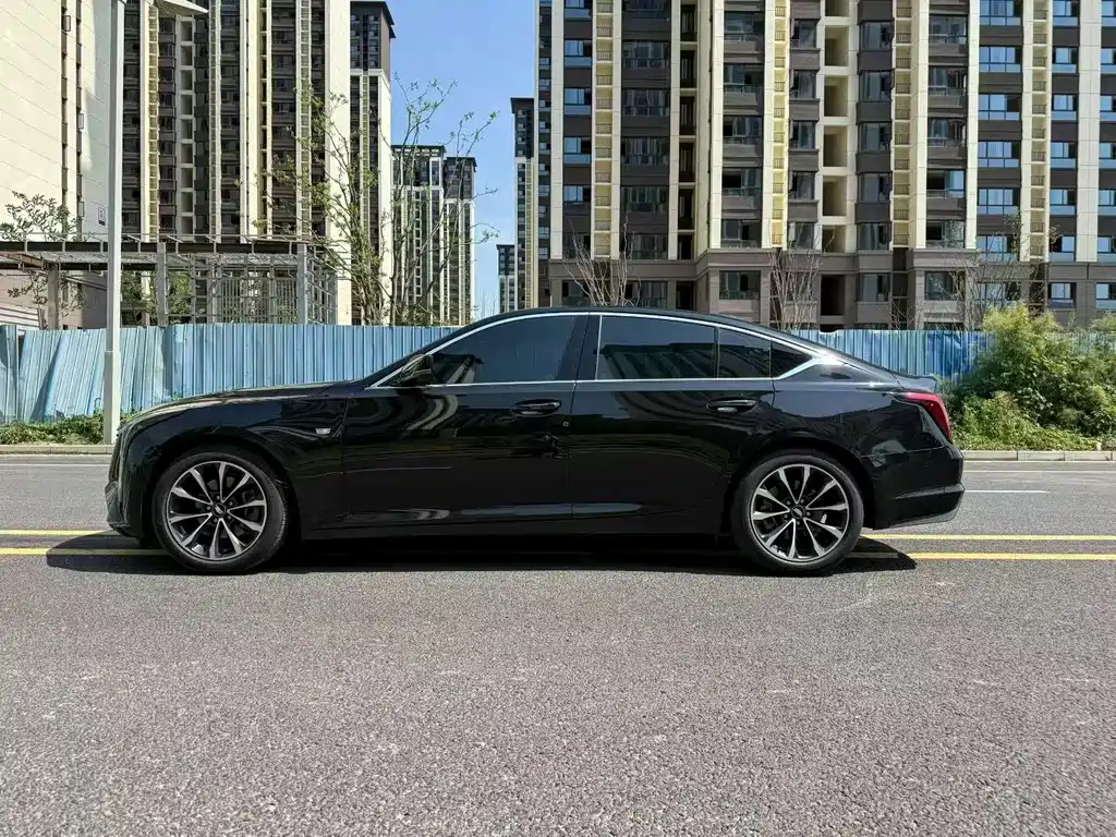 Cadillac CT5 — фото 8