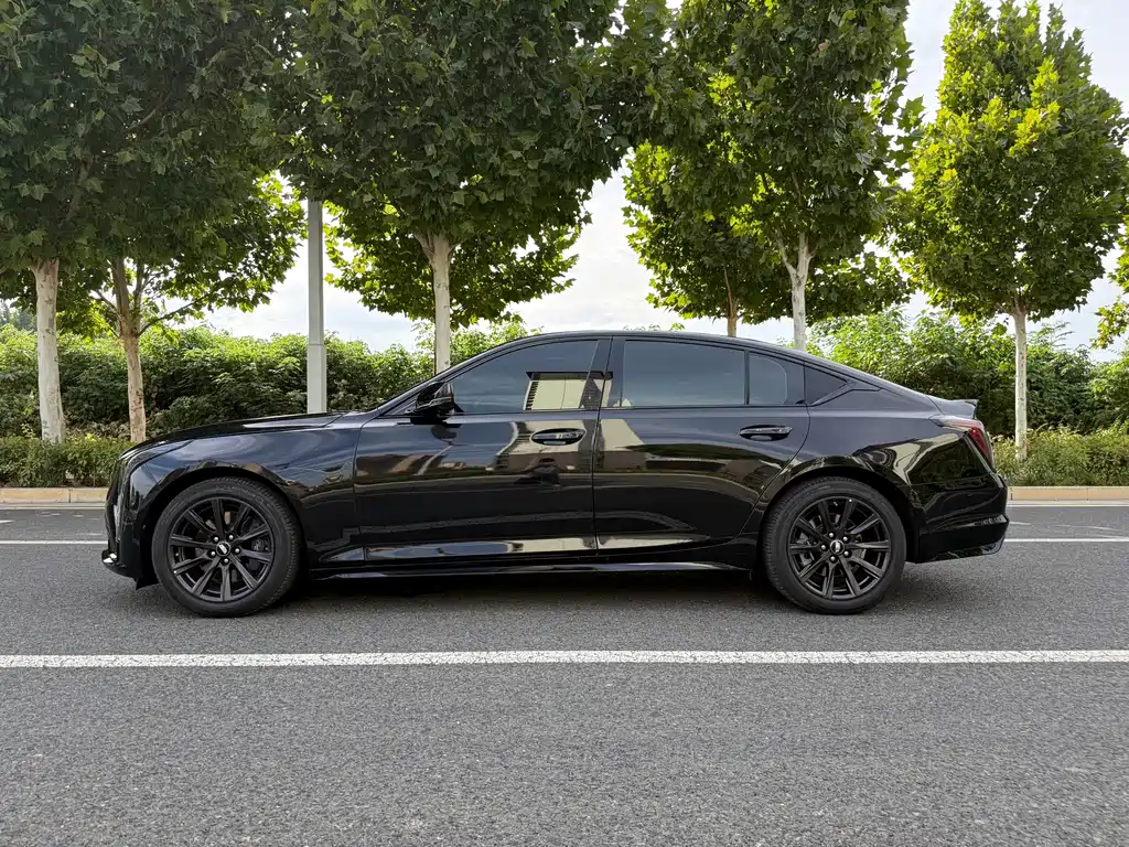 Cadillac CT5 — фото 4