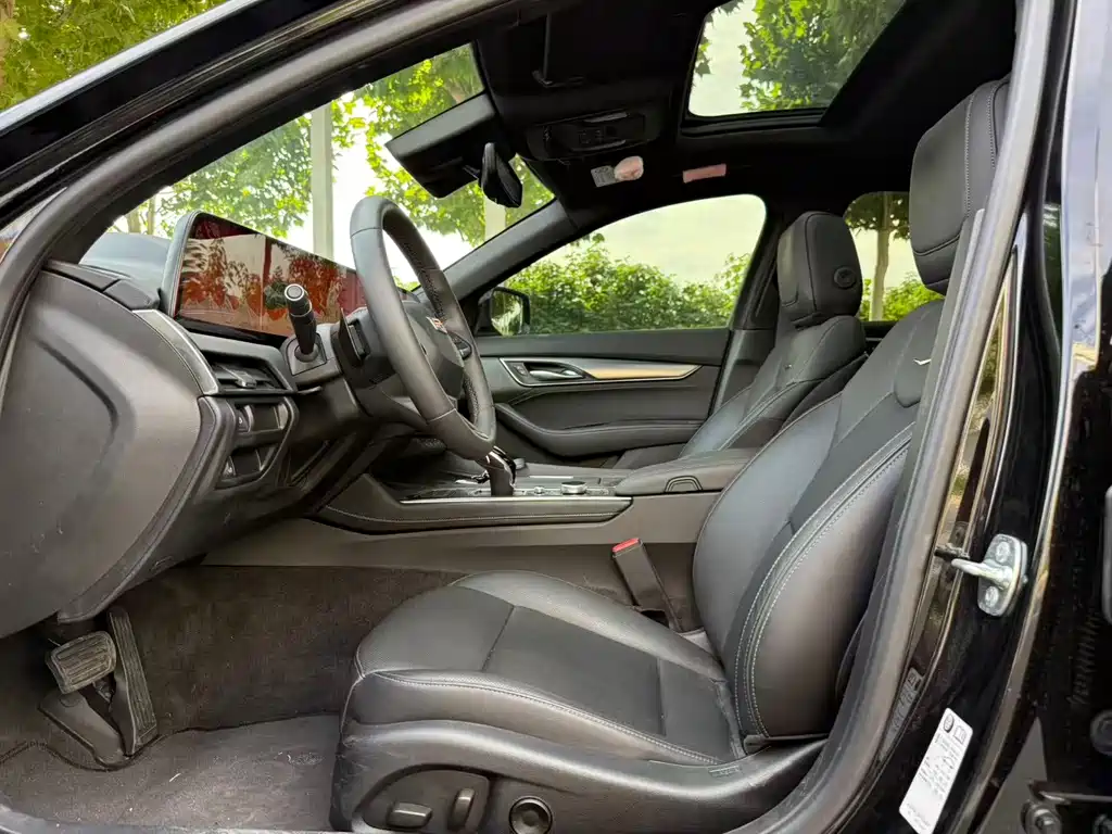Cadillac CT5 — фото 5