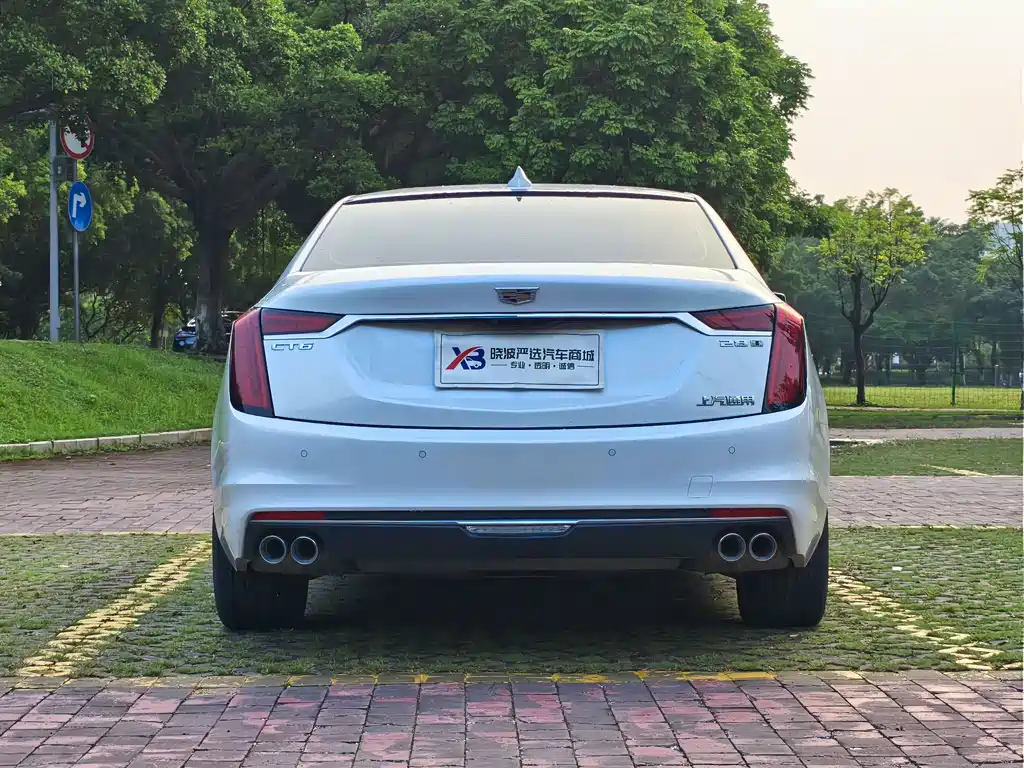 Cadillac CT6 — фото 14