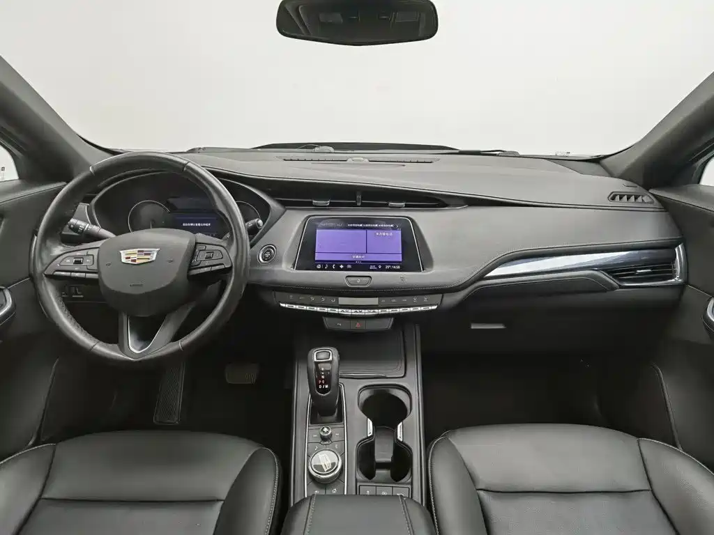 Cadillac XT4 — фото 5