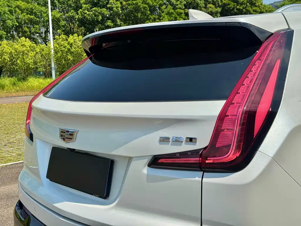 Cadillac XT4 — фото 23