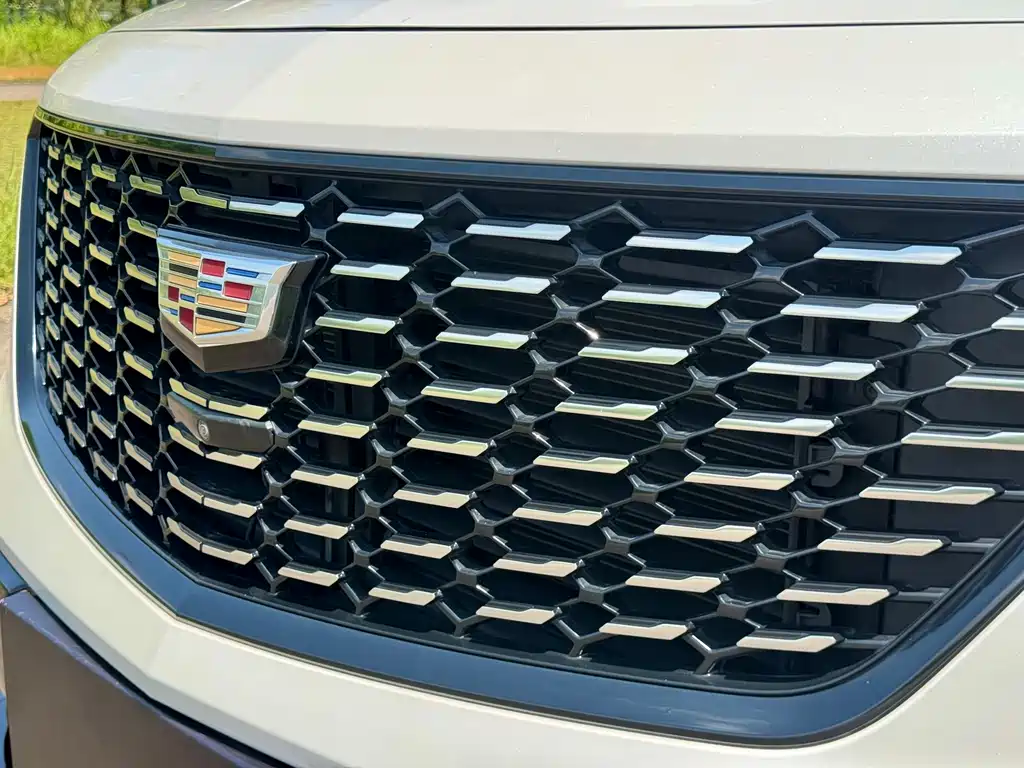 Cadillac XT4 — фото 10