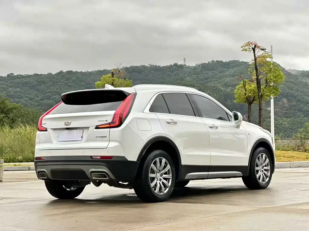 Cadillac XT4 — фото 8