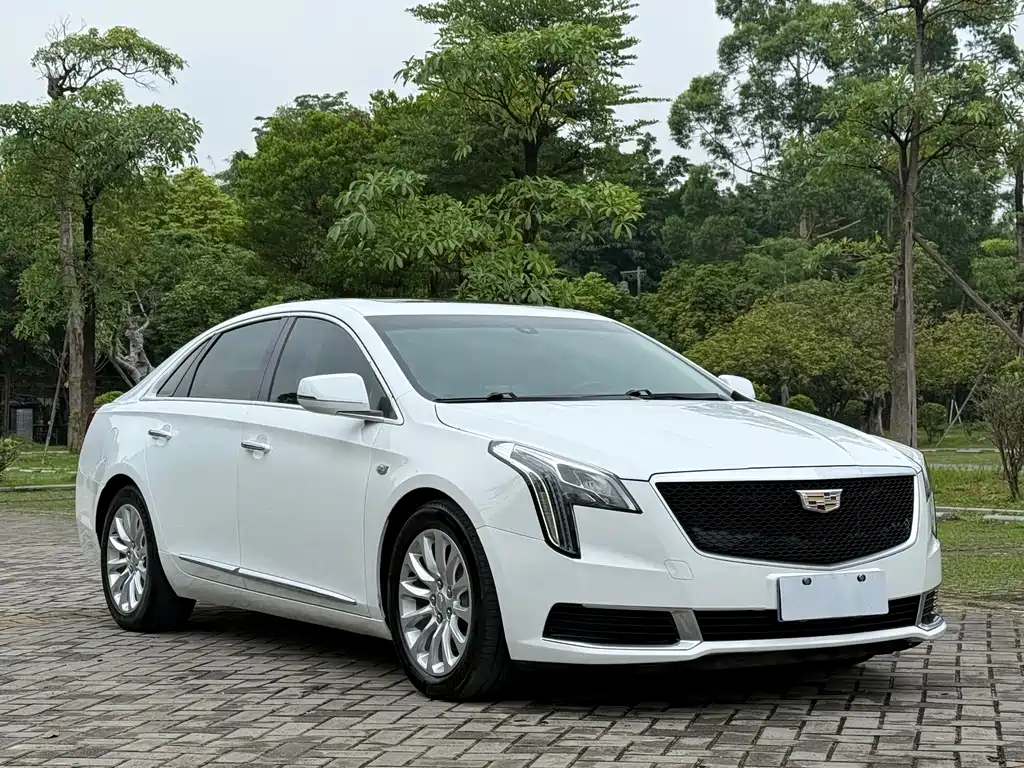 Cadillac XTS — фото 3
