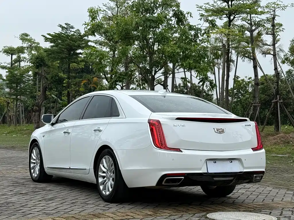 Cadillac XTS — фото 4
