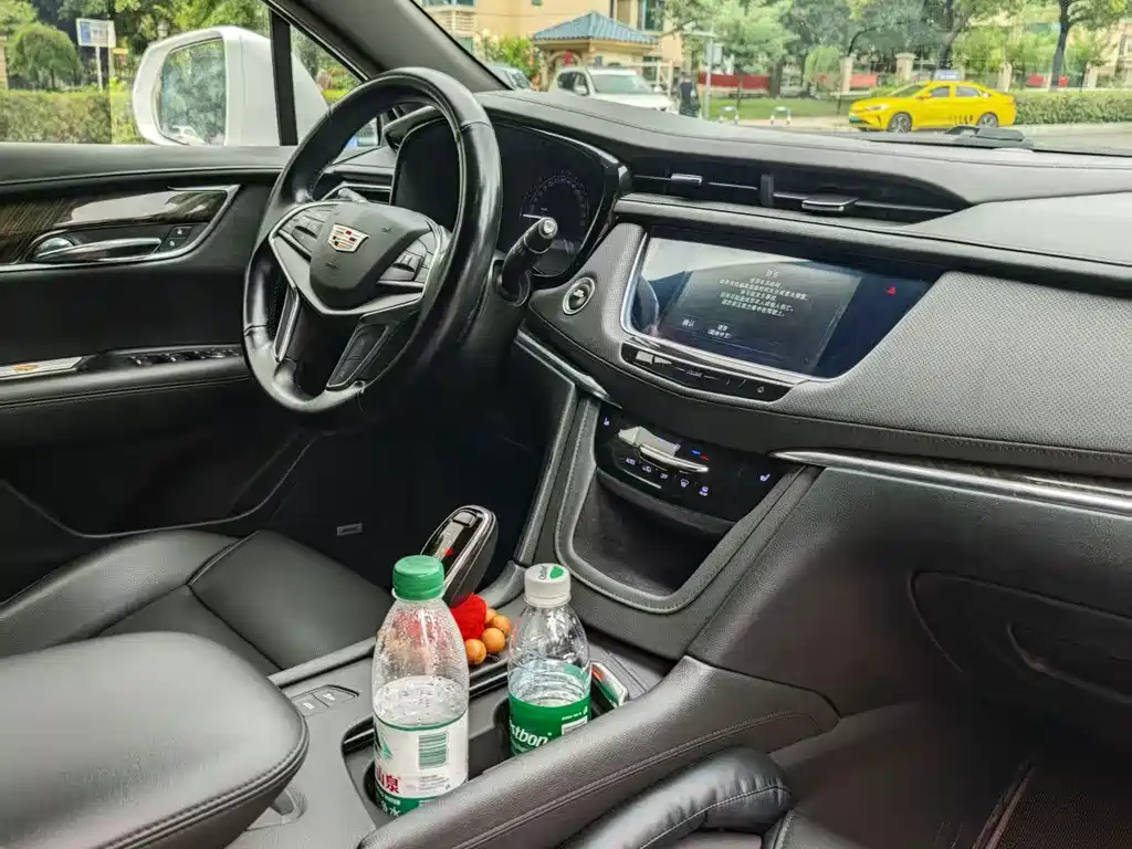 Cadillac XT5 — фото 6