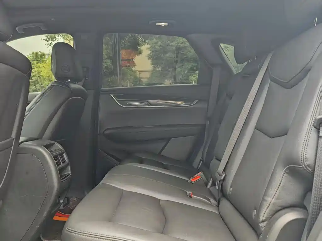 Cadillac XT5 — фото 8