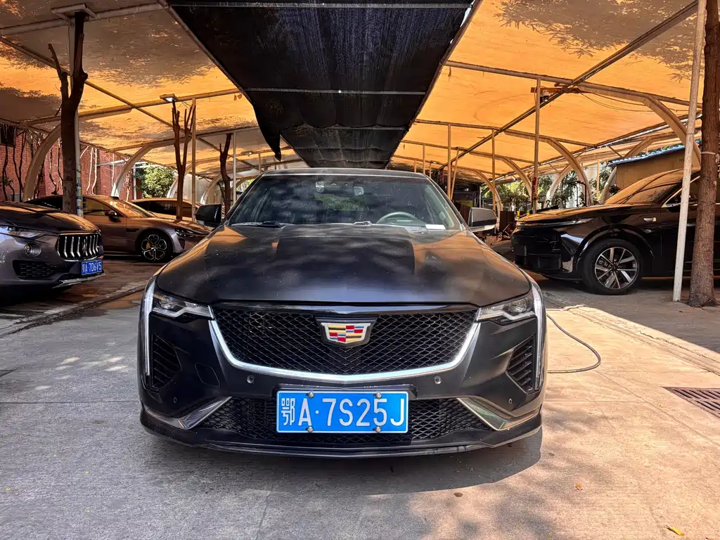Cadillac CT4 — фото 2