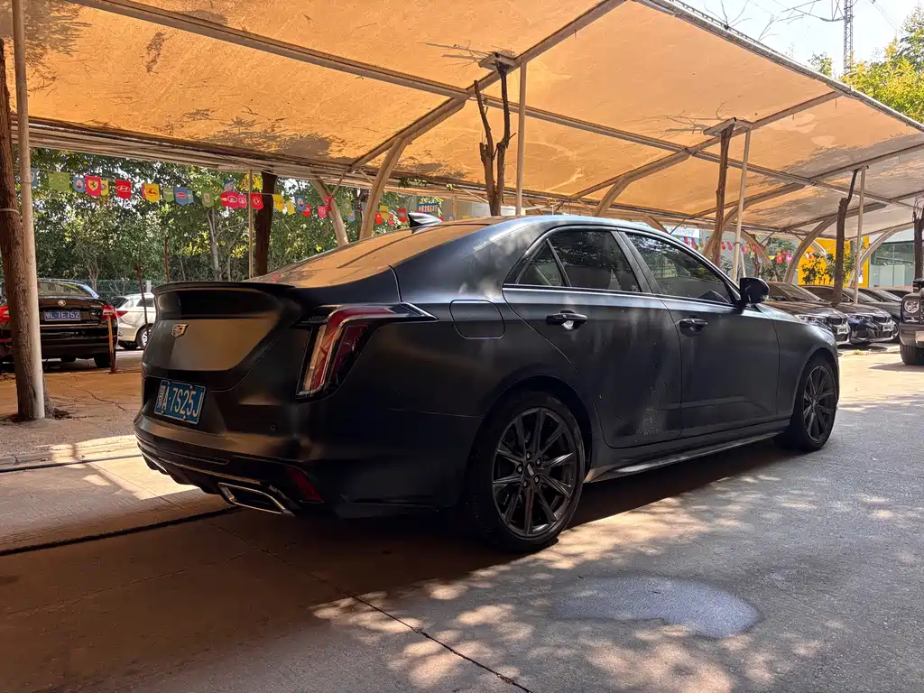 Cadillac CT4 — фото 11