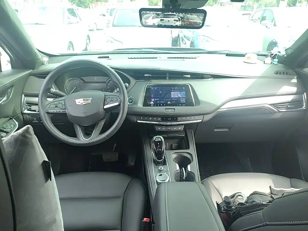 Cadillac XT4 — фото 10
