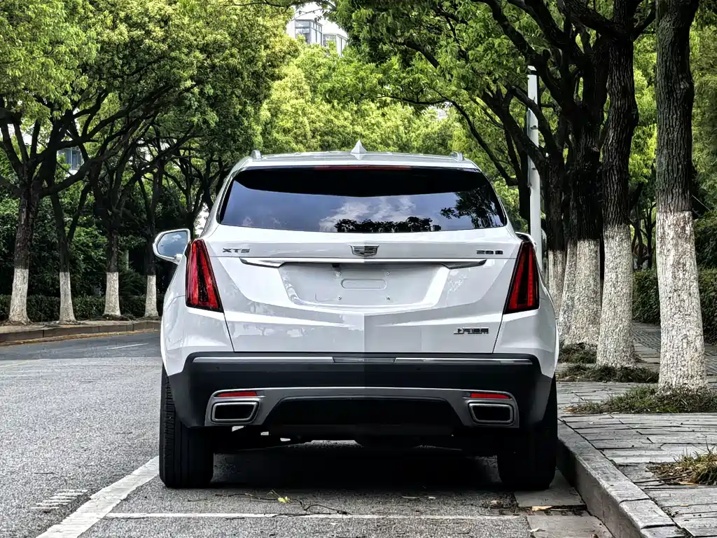 Cadillac XT5 — фото 13