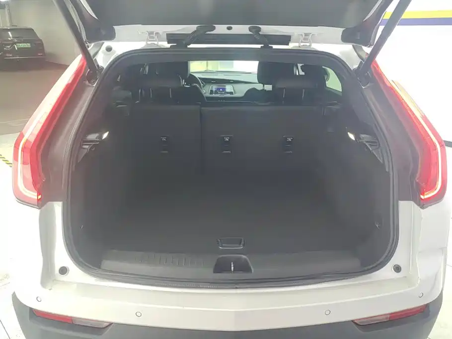 Cadillac XT4 — фото 4