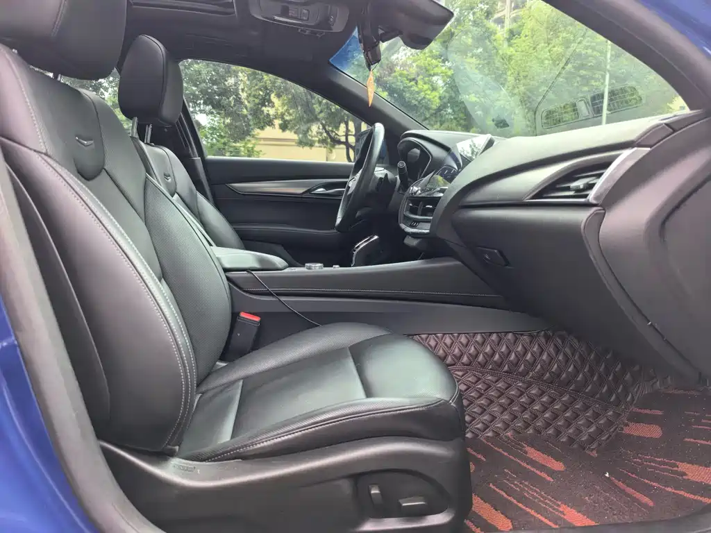 Cadillac CT5 — фото 11
