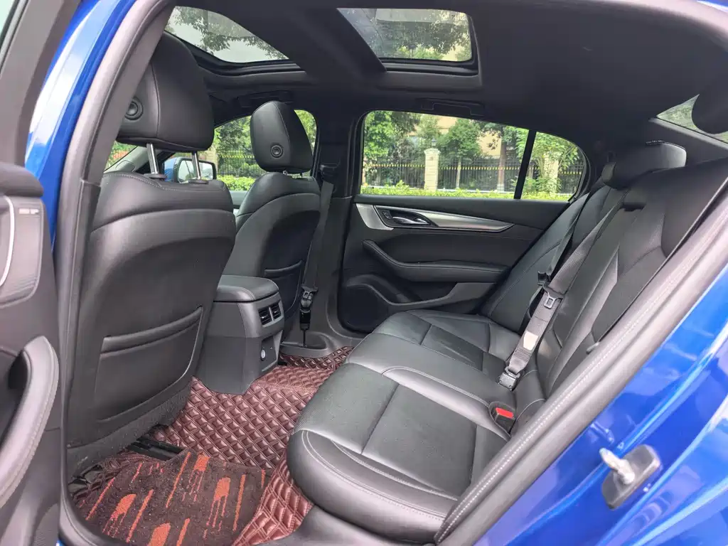 Cadillac CT5 — фото 5