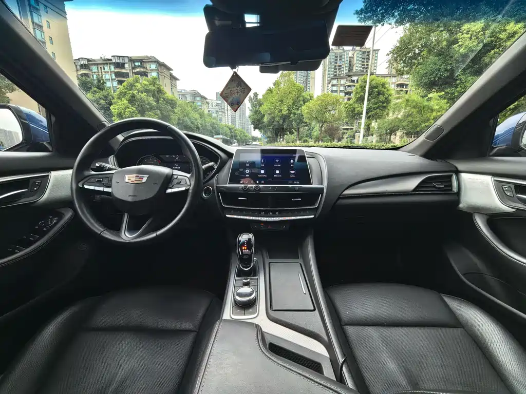 Cadillac CT5 — фото 6