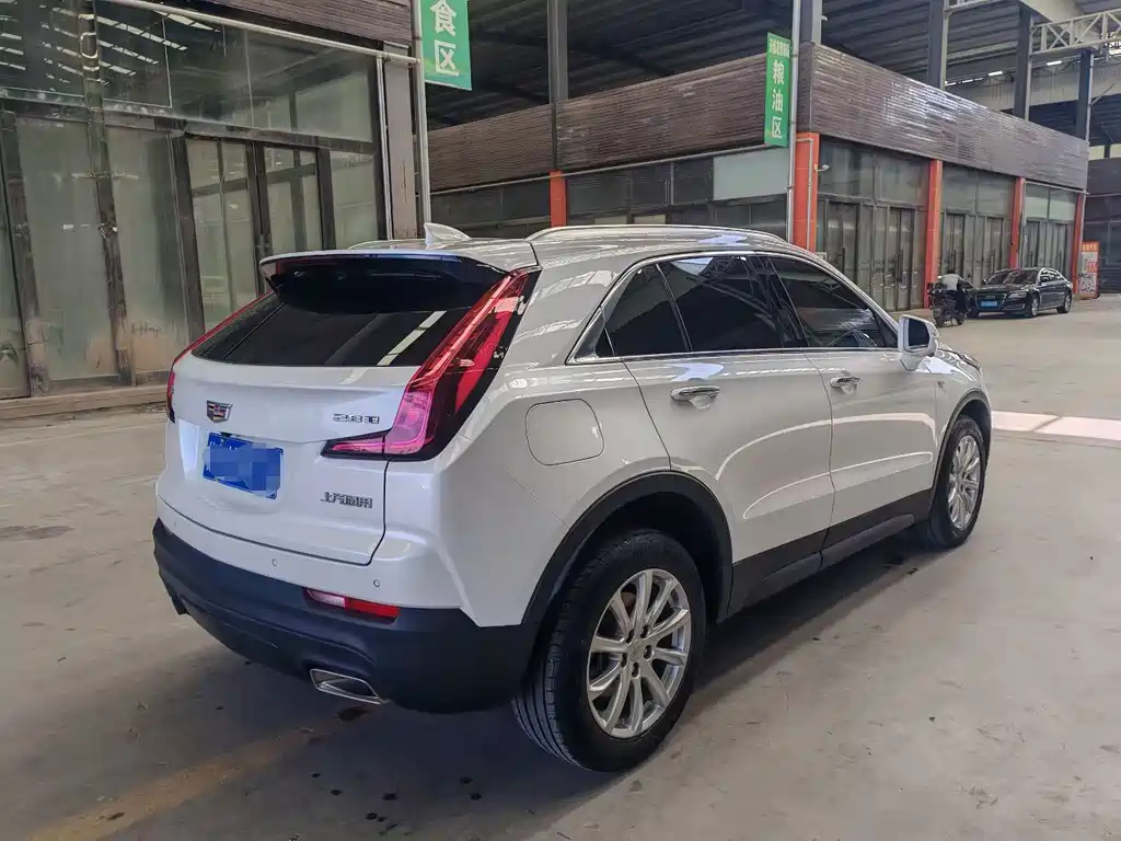 Cadillac XT4 — фото 6