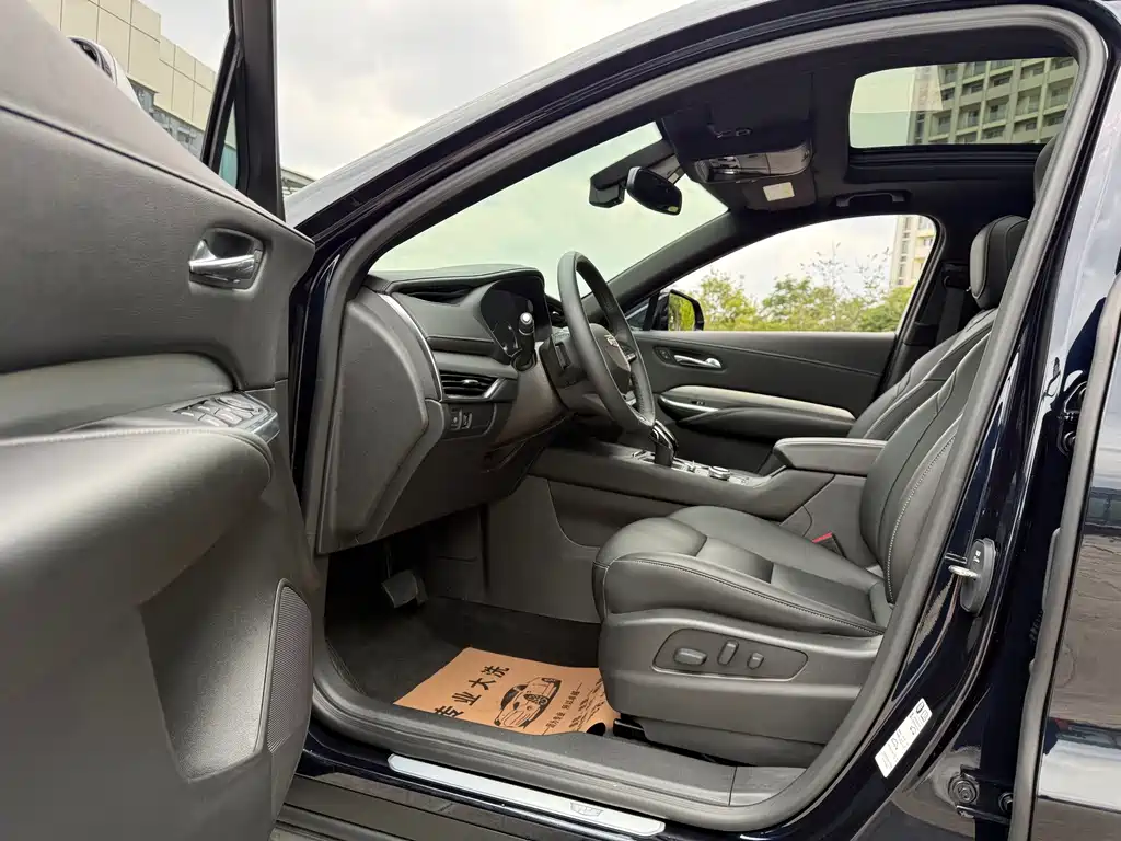 Cadillac XT4 — фото 4